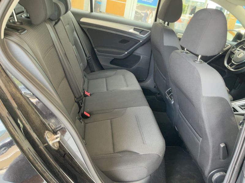 Volkswagen Golf VII 1.6 TDI Comfortline BlueMotion Tech 2015 – снимка 19