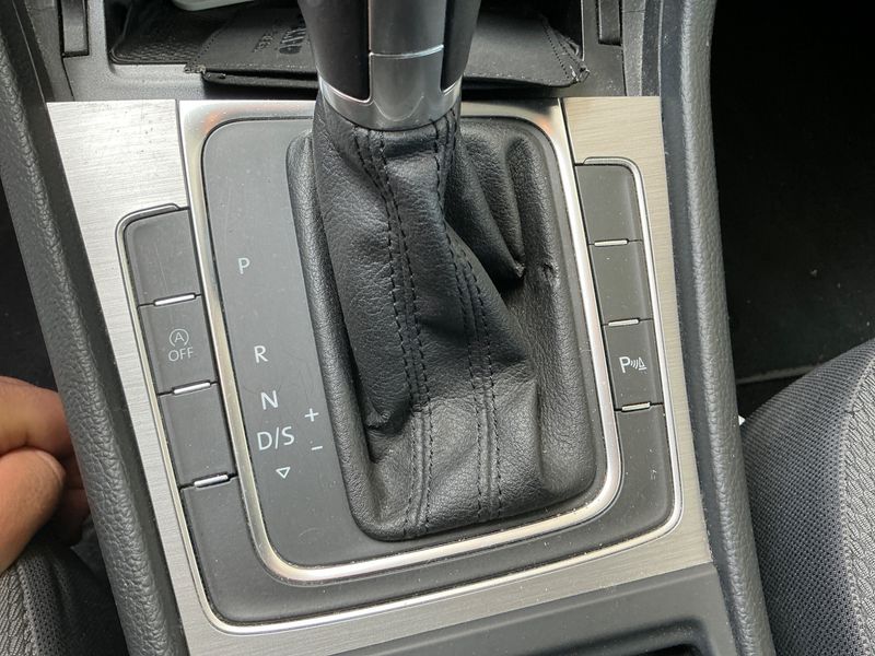 Volkswagen Golf VII 1.6 TDI Comfortline BlueMotion Tech 2015 – снимка на щета 52
