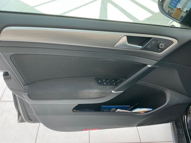 Volkswagen Golf VII 1.6 TDI Comfortline BlueMotion Tech 2015 – снимка на щета 53
