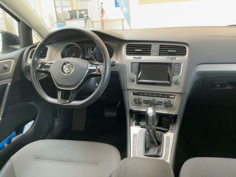 Volkswagen Golf VII 1.6 TDI Comfortline BlueMotion Tech 2015 – снимка 17