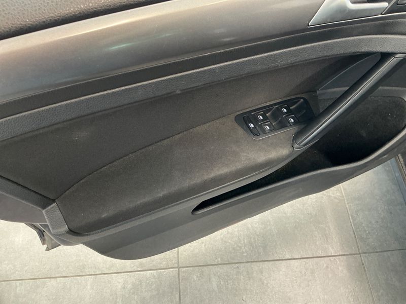 Volkswagen Golf VII 1.2 TSI Trendline BlueMotion Tech 2013 – снимка 45