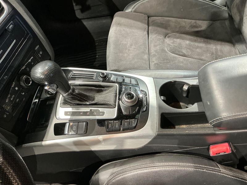 Audi A4 3.0 V6 TDI quattro S line Sportpaket plus 2011 – снимка на щета