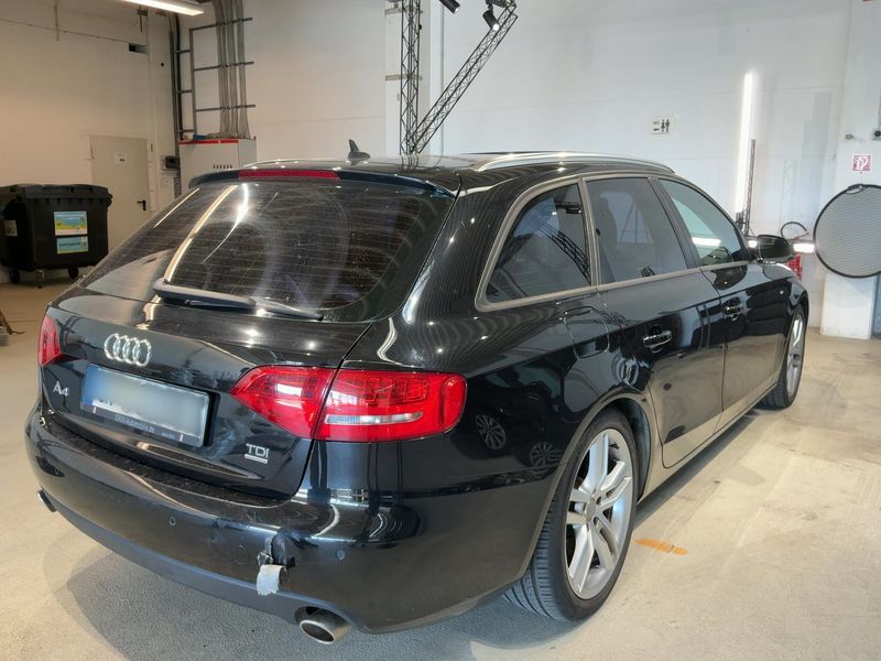 Audi A4 3.0 V6 TDI quattro S line Sportpaket plus 2011 – снимка на щета