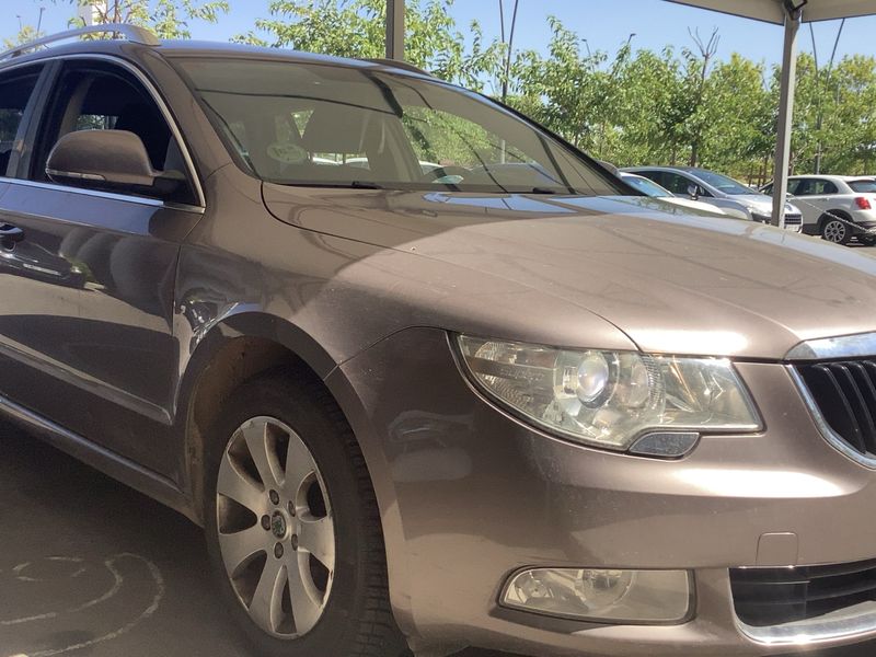Skoda Superb 2.0 TDI Ambition 2011 – снимка 12