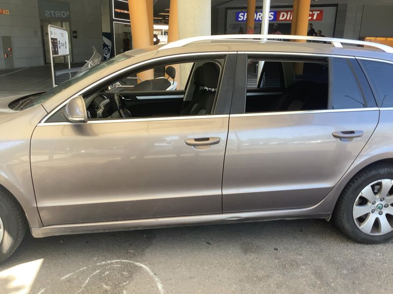Skoda Superb 2.0 TDI Ambition 2011 – снимка 4