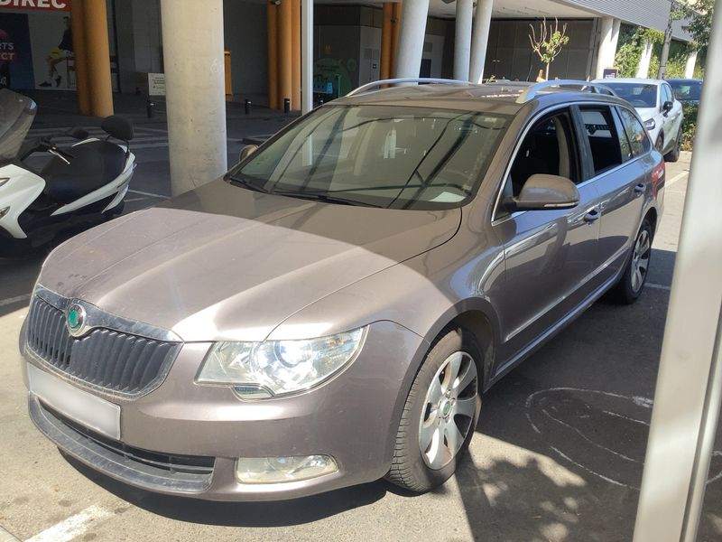 Skoda Superb 2.0 TDI Ambition 2011 – снимка 1