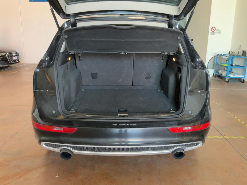 Audi Q5 2.0 TFSI quattro 2011 – снимка 16
