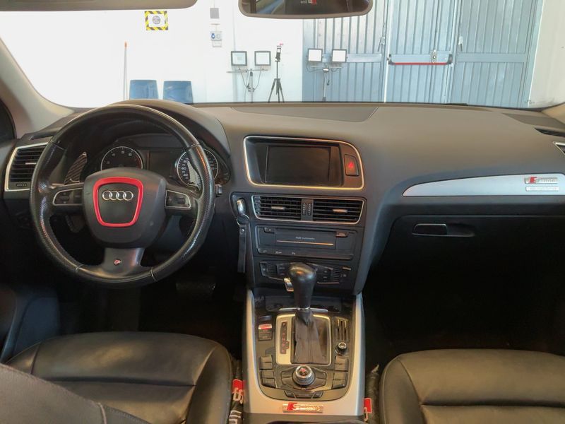 Audi Q5 2.0 TFSI quattro 2011 – снимка 18