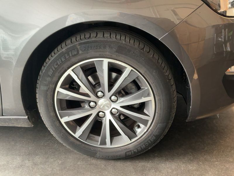 Peugeot 308 1.2 e-THP Allure 2016 – снимка 11