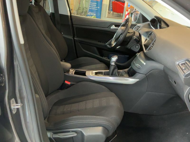 Peugeot 308 1.2 e-THP Allure 2016 – снимка 16