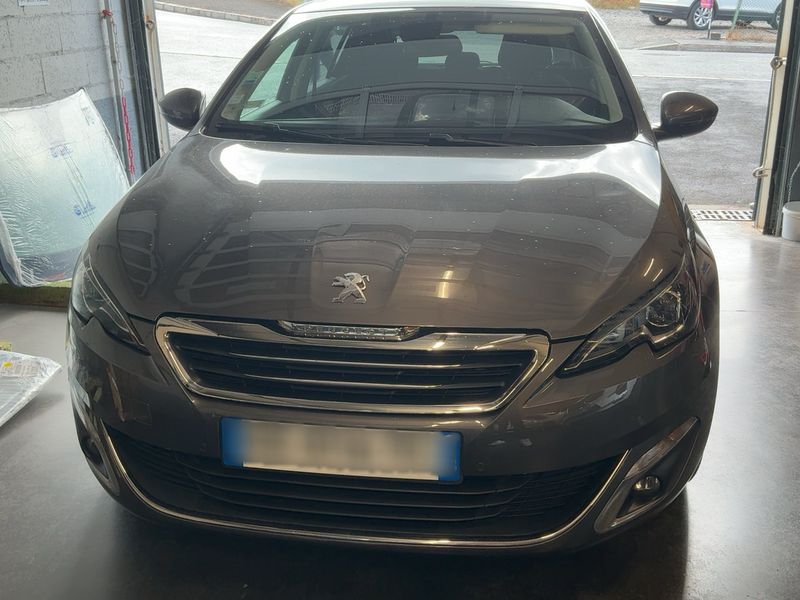 Peugeot 308 1.2 e-THP Allure 2016 – снимка 14