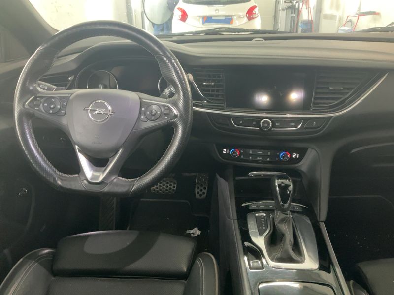 Opel Insignia Sports Tourer 2.0 CDTI GSi 4x4 2018 – снимка 18