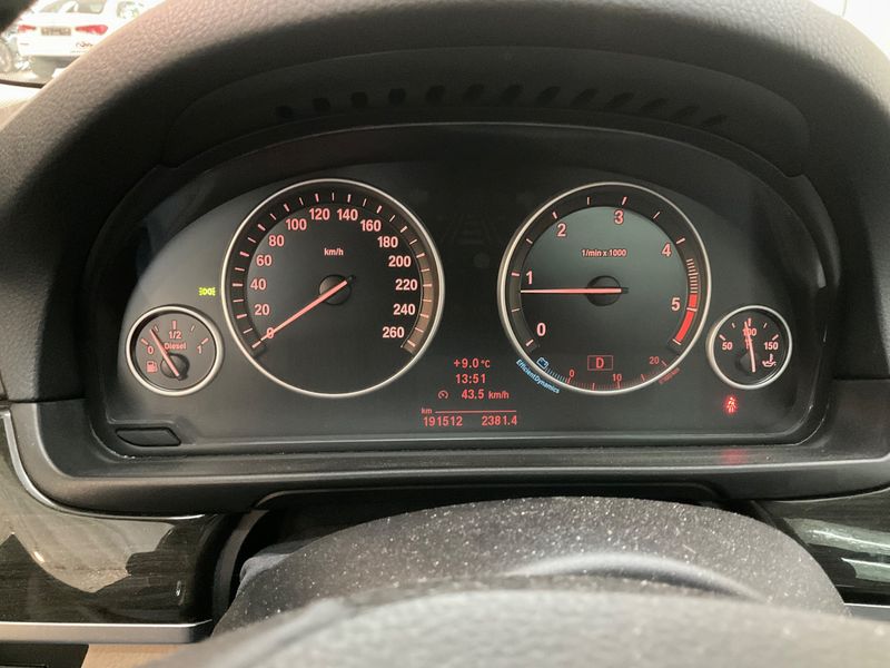 BMW 5er 520d 2011 – снимка 13