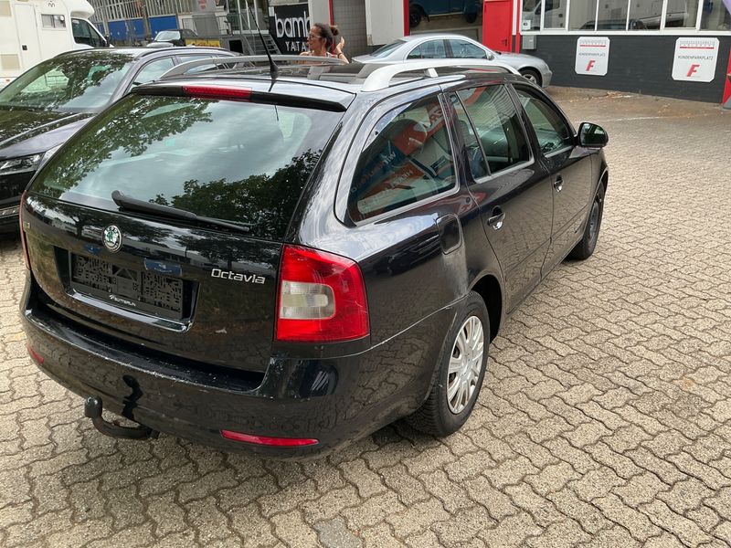 Skoda Octavia 1.9 TDI Ambiente 2009 – снимка 2