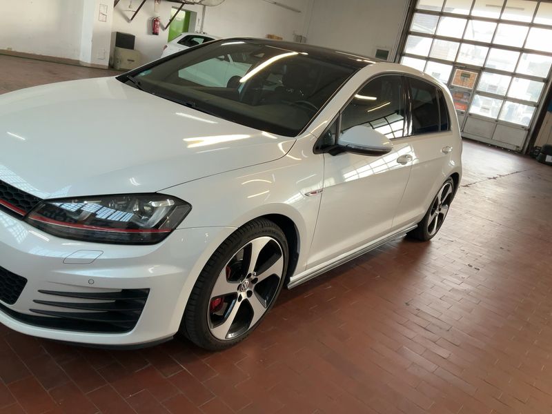 Volkswagen Golf VII 2.0 TFSI GTI "Performance" BlueMotion Tech 2016 – снимка 2