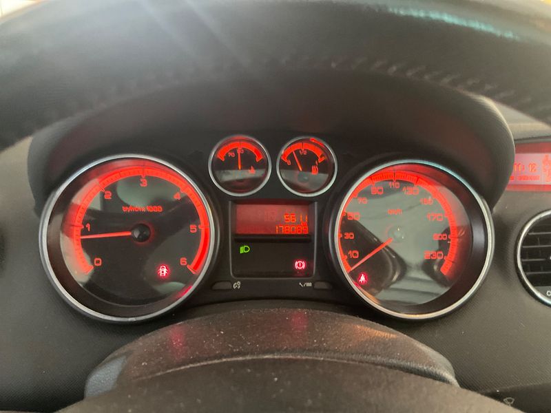 Peugeot 308 1.6 HDi Active 2012 – снимка 4
