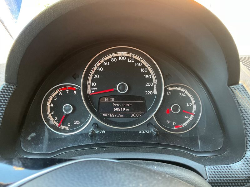 Volkswagen up! 1.0 Black Style 2020 – снимка 18
