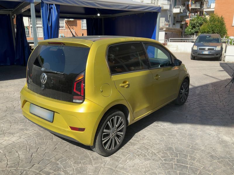 Volkswagen up! 1.0 Black Style 2020 – снимка 8