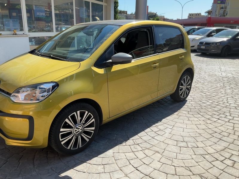 Volkswagen up! 1.0 Black Style 2020 – снимка 2