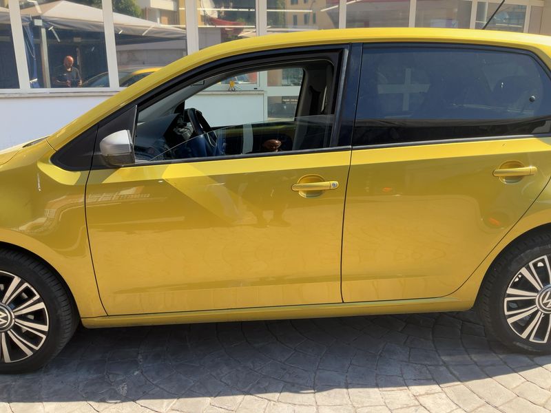 Volkswagen up! 1.0 Black Style 2020 – снимка 4