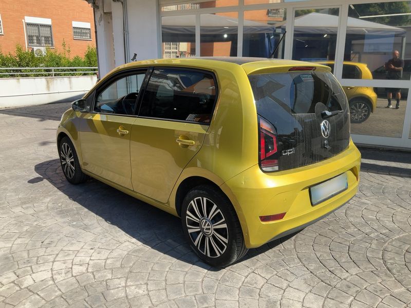 Volkswagen up! 1.0 Black Style 2020 – снимка 6