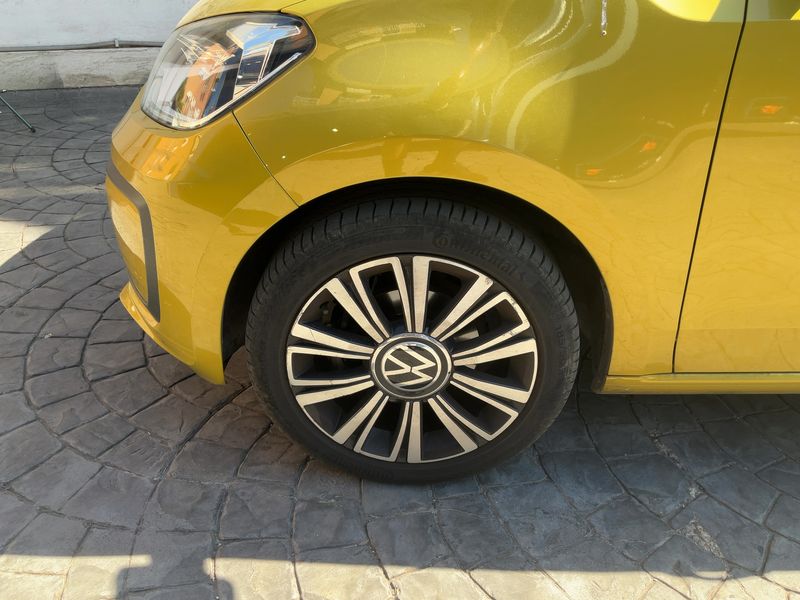 Volkswagen up! 1.0 Black Style 2020 – снимка 3