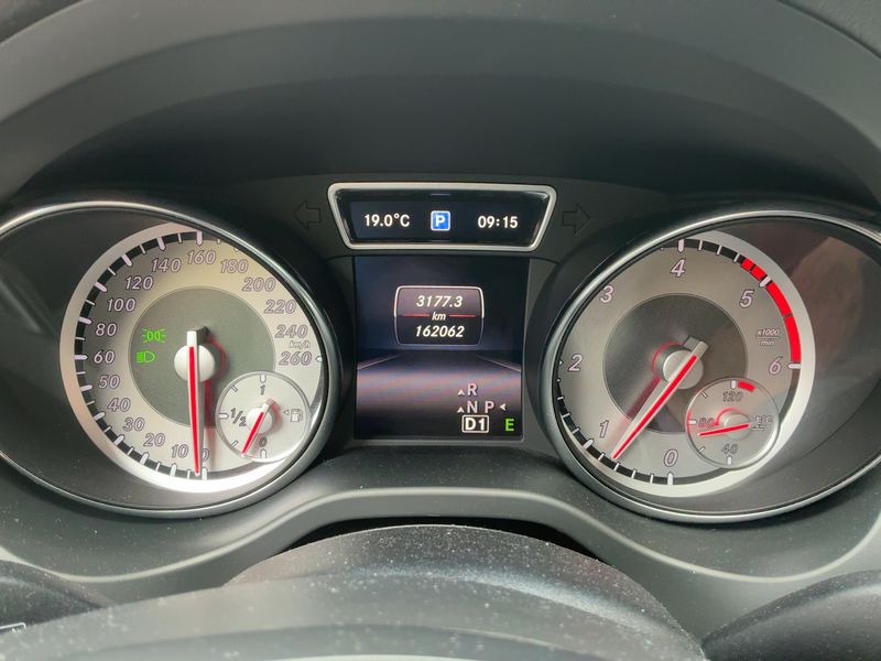 Mercedes-Benz GLA-Klasse GLA 200 d Sport 2014 – снимка 18