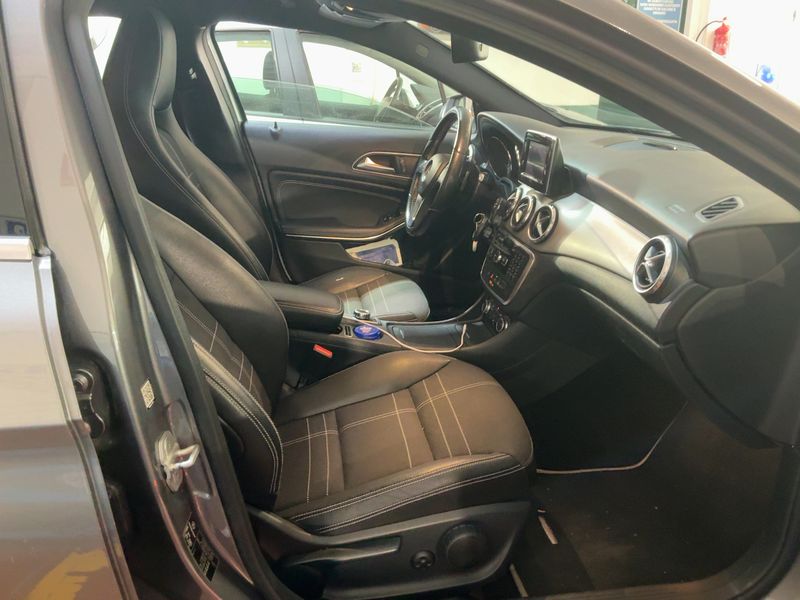 Mercedes-Benz GLA-Klasse GLA 200 d Sport 2014 – снимка 16