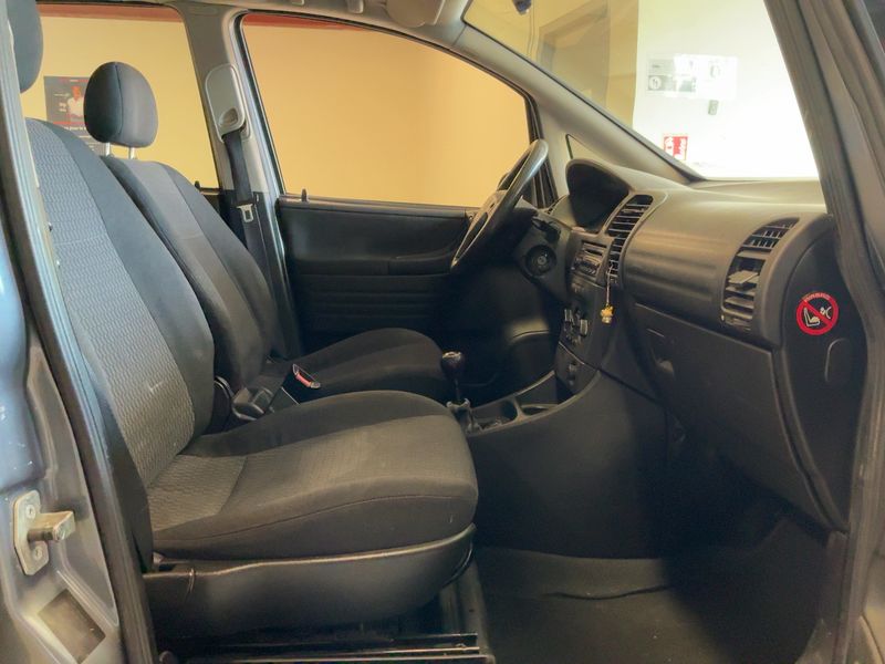 Opel Zafira 2.0 DTI Comfort 2004 – снимка 11
