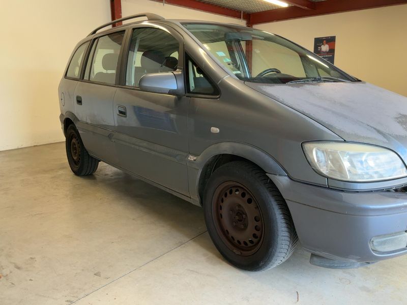 Opel Zafira 2.0 DTI Comfort 2004 – снимка на щета