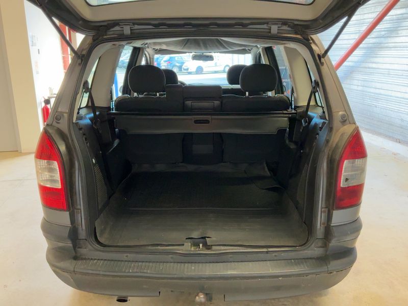 Opel Zafira 2.0 DTI Comfort 2004 – снимка 10