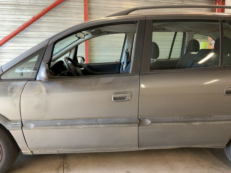 Opel Zafira 2.0 DTI Comfort 2004 – снимка на щета