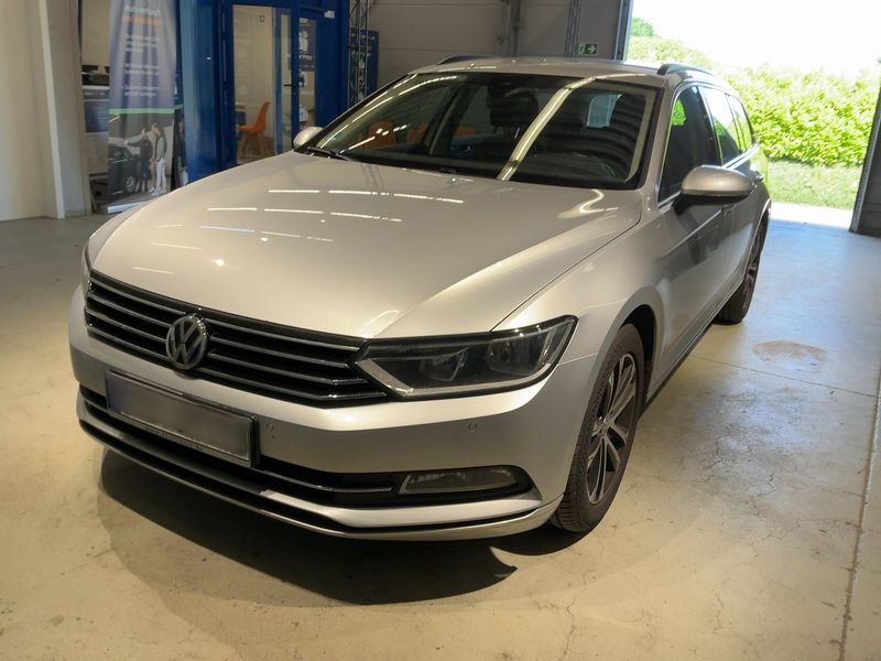 Volkswagen Passat 2.0 TDI Comfortline BlueMotion Tech 2019 – снимка 1