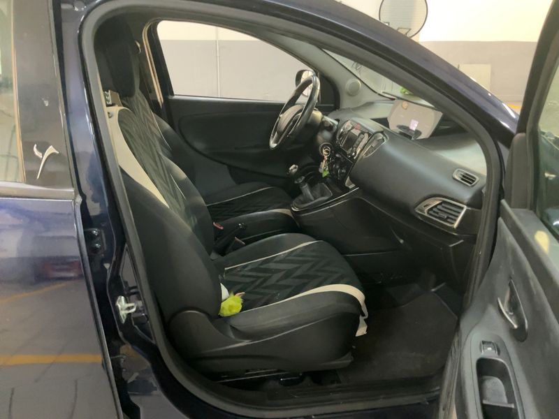 Lancia Ypsilon 1.2 Gold 2017 – снимка 16