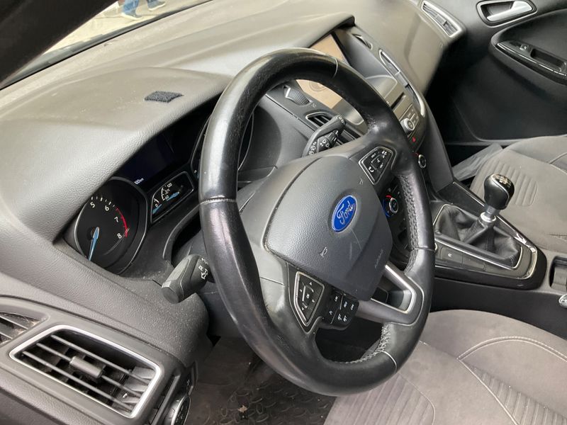 Ford Focus 1.0 EcoBoost Titanium 2015 – снимка 29