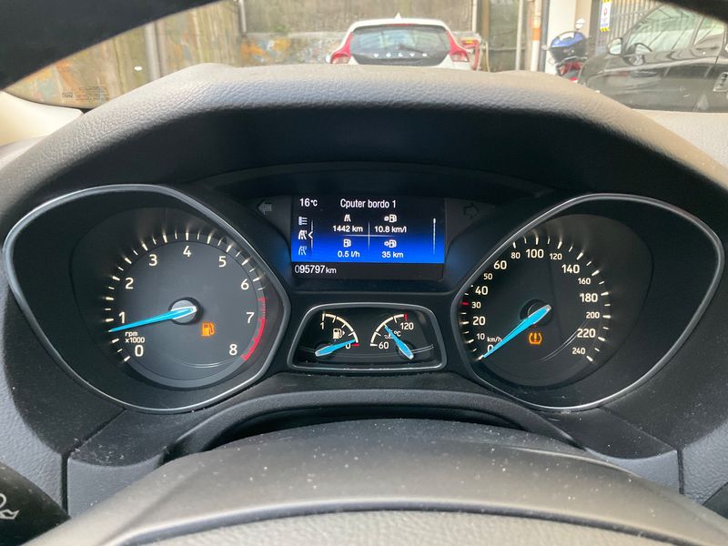 Ford Focus 1.0 EcoBoost Titanium 2015 – снимка 18