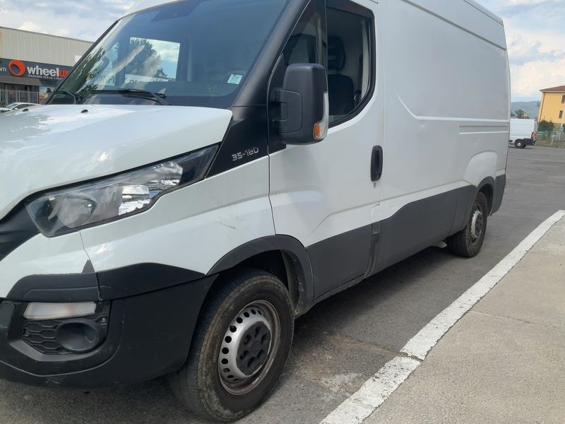 Iveco Daily 3.0 Diesel HKa 35 S V Radstand 3520 2019 – снимка 2