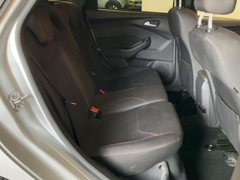 Ford Focus 1.0 EcoBoost ST-Line 2018 – снимка 19