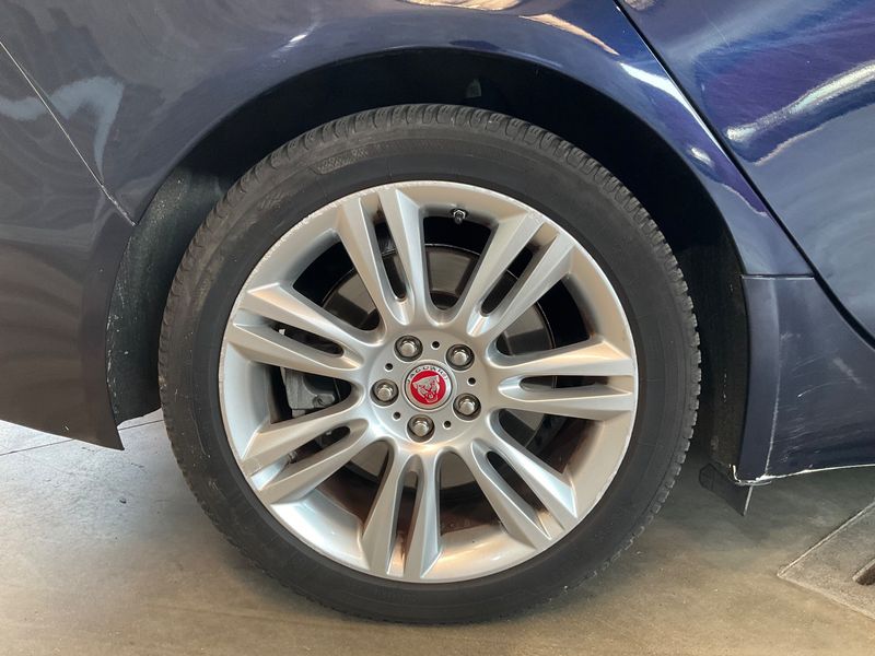 Jaguar XE 20d S 2019 – снимка 9