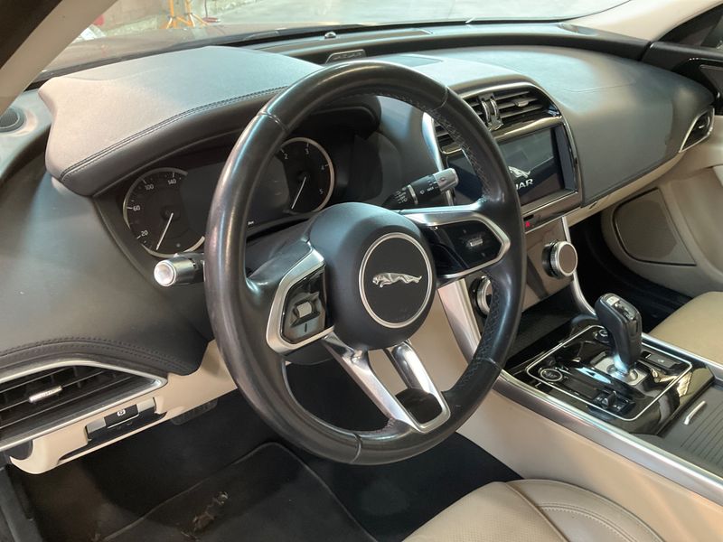 Jaguar XE 20d S 2019 – снимка 24