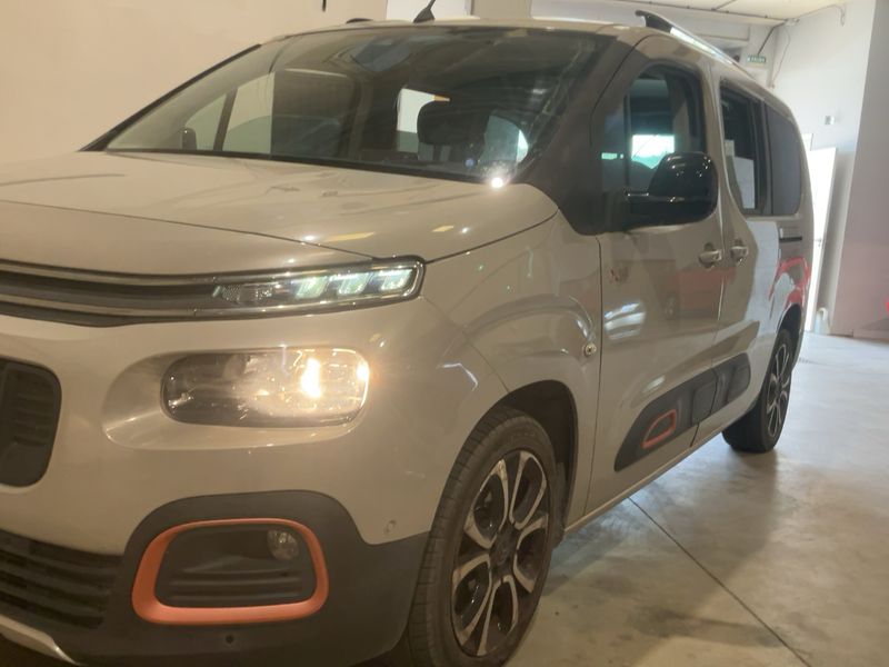 Citroen Berlingo 1.5 Blue-HDi Shine XL 2019 – снимка 2