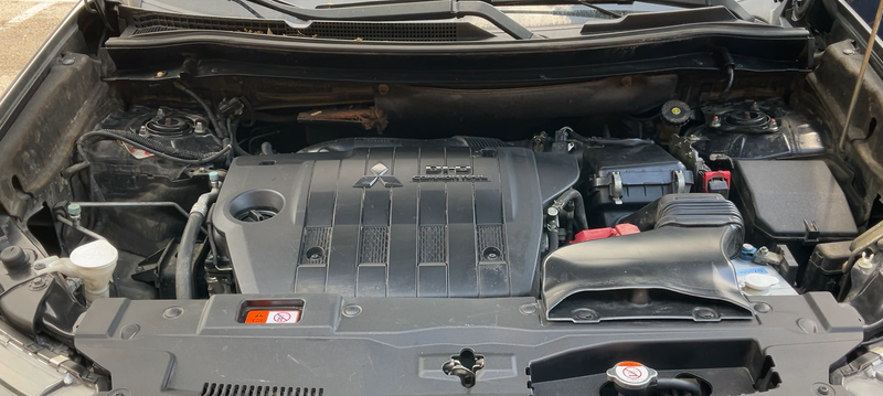 Mitsubishi Outlander 2.2 DI-D Kaiteki 4WD 2015 – снимка 35