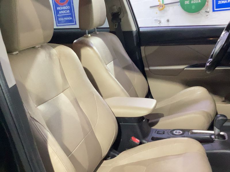 Mitsubishi Outlander 2.2 DI-D Kaiteki 4WD 2015 – снимка 16