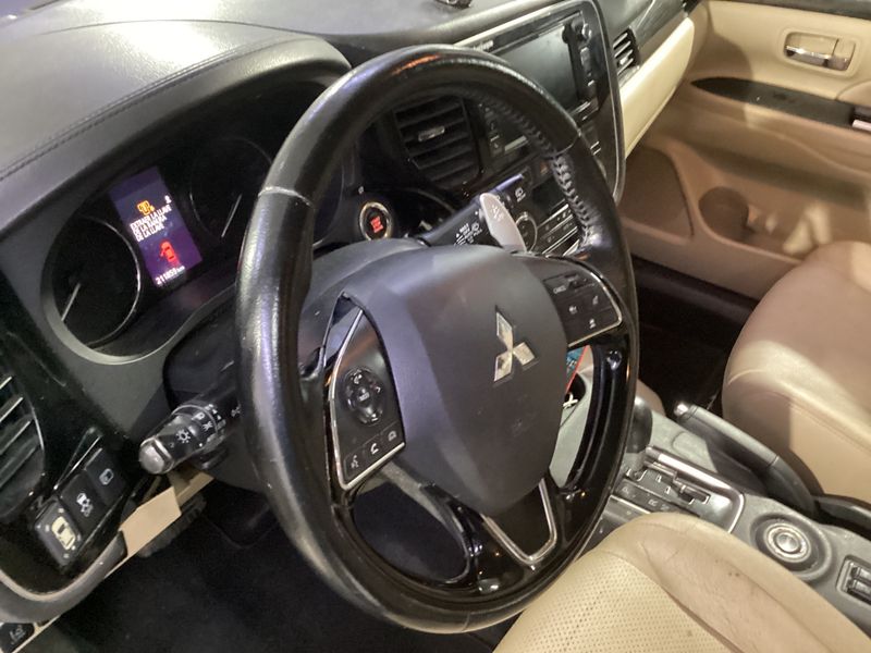 Mitsubishi Outlander 2.2 DI-D Kaiteki 4WD 2015 – снимка 32