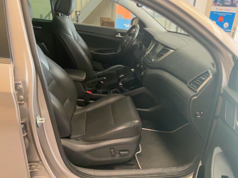 Hyundai Tucson 2.0 CRDi Executive 2WD 2017 – снимка 16