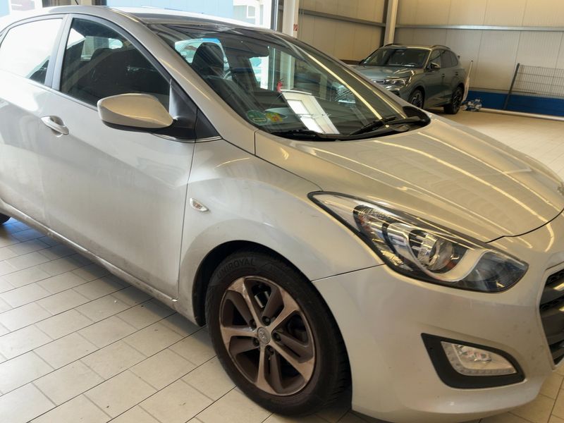 Hyundai i30 1.6 GDI YES! 2016 – снимка 12