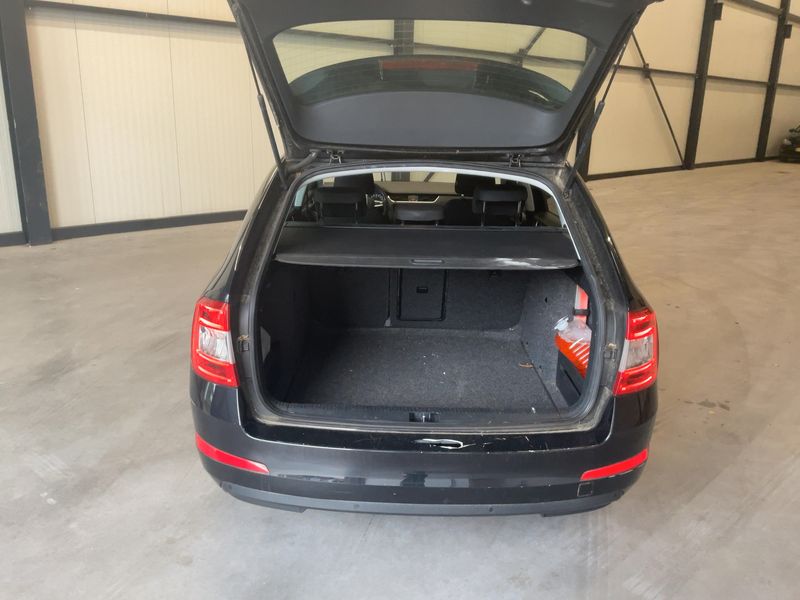 Skoda Octavia 1.6 TDI GreenLine 2015 – снимка 15