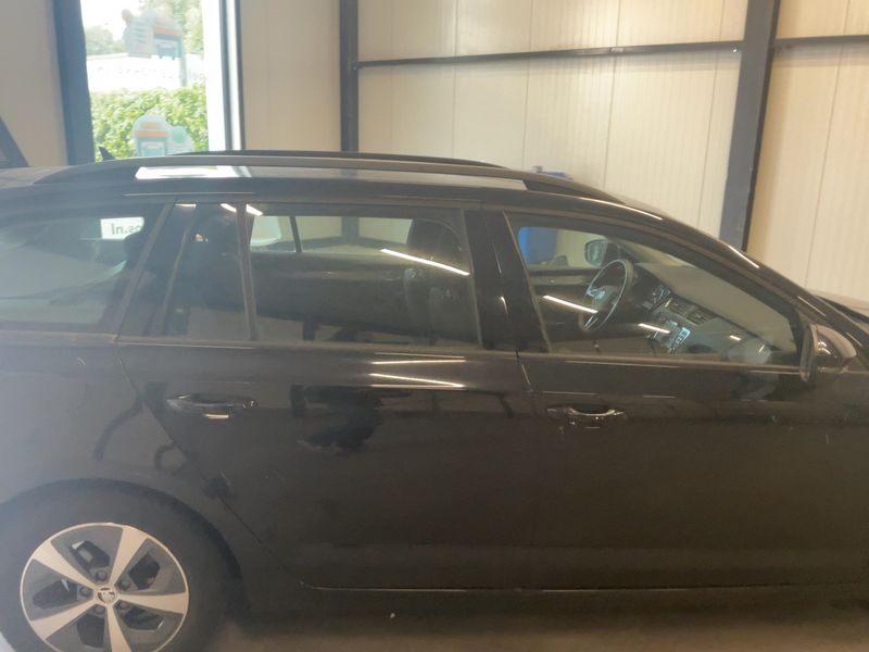 Skoda Octavia 1.6 TDI GreenLine 2015 – снимка 10