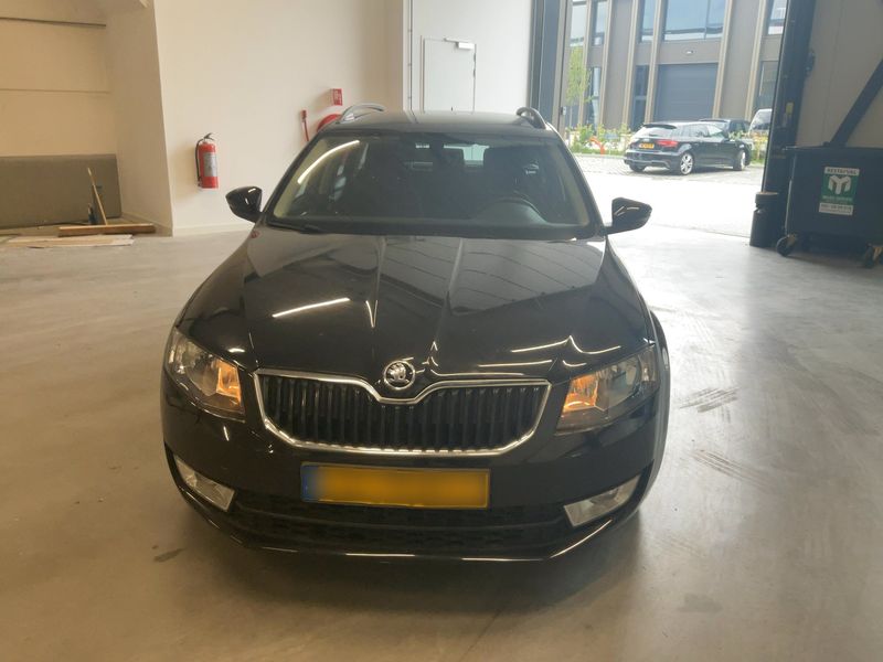 Skoda Octavia 1.6 TDI GreenLine 2015 – снимка 14