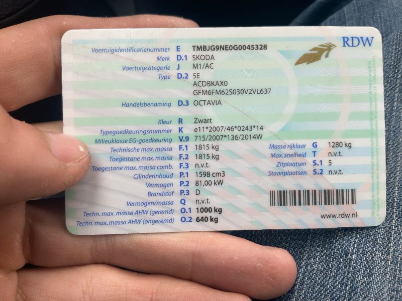 Skoda Octavia 1.6 TDI GreenLine 2015 – снимка 20